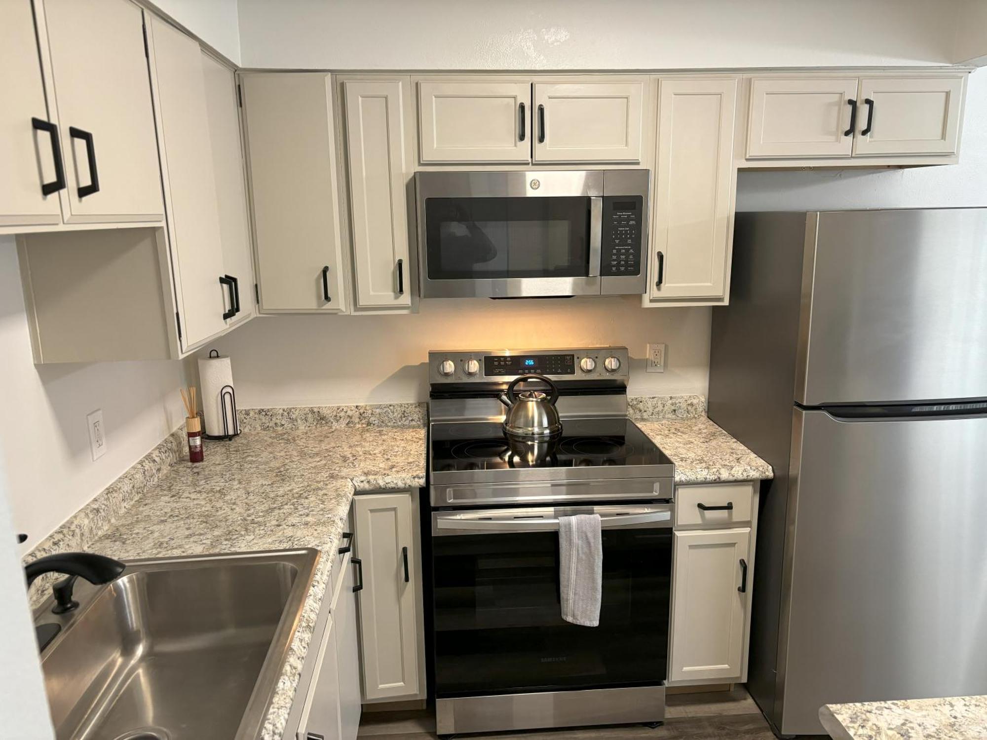 Peaceful Park 2 Bedroom Remodeled Family Suite Granite City 外观 照片