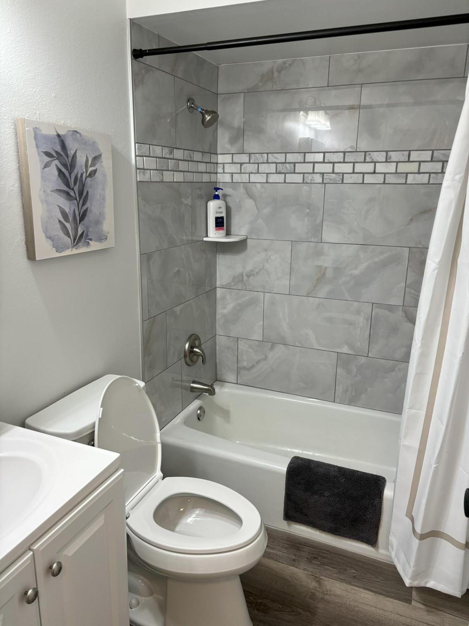 Peaceful Park 2 Bedroom Remodeled Family Suite Granite City 外观 照片